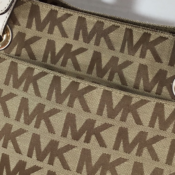Michael Kors khaki signature shoulder tote - Picture 4 of 13